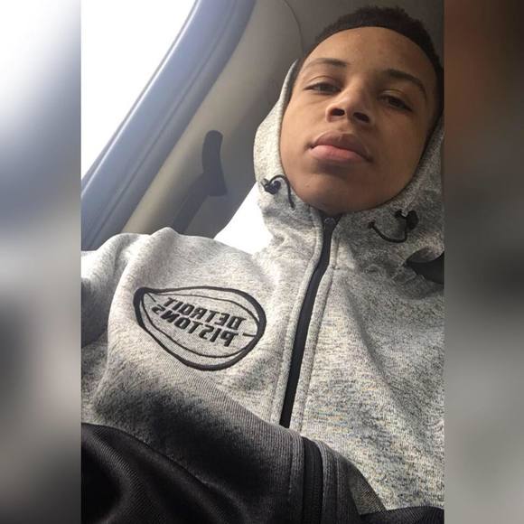 Meet your Posher, Joshua - Picture 1 of 1